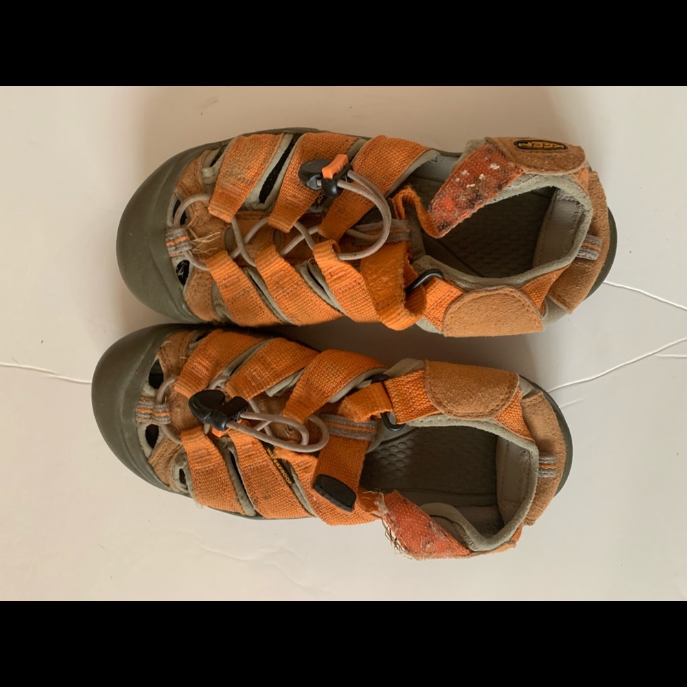 Women KEEN Sandals size 4
